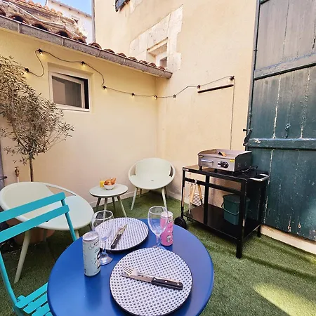Le Cineaste -terrasse -vivre Au Coeur D'angouleme