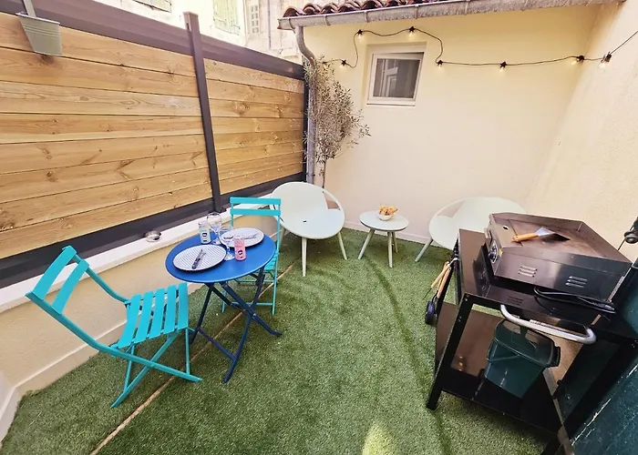 Le Cineaste -terrasse -vivre Au Coeur D'angouleme *