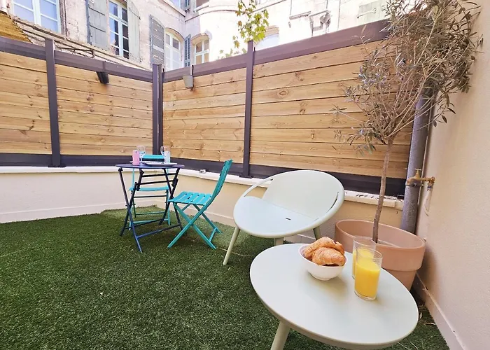 Apartment Le Cineaste -terrasse -vivre Au Coeur D'angouleme *