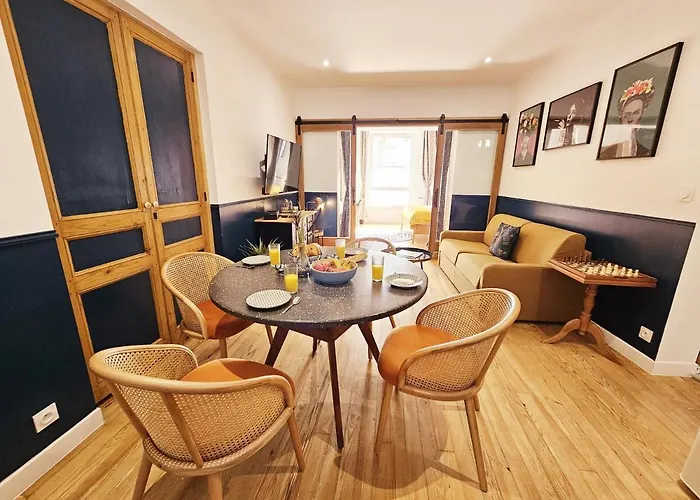 Le Cineaste -terrasse -vivre Au Coeur D'angouleme Angouleme