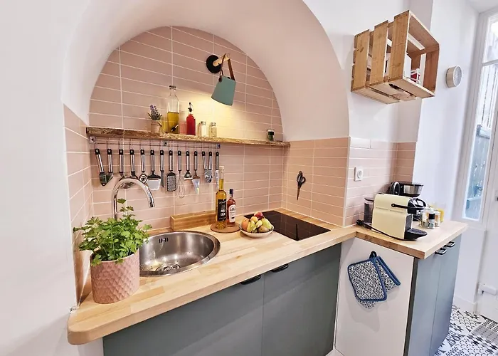 Le Cineaste -terrasse -vivre Au Coeur D'angouleme * Angouleme